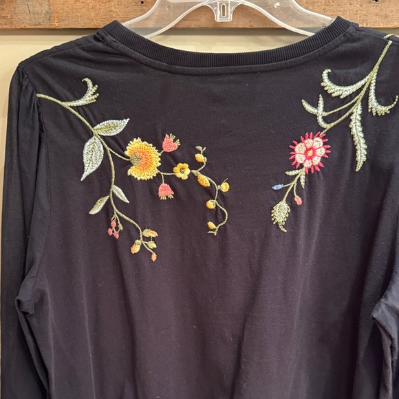 Johnny Was Black Blouse with Floral Embroidery - Picture 4 of 4